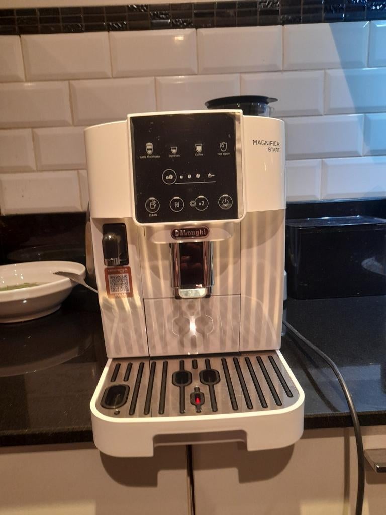 Delonghi Magnifica start., Ophalen, Zo goed als nieuw