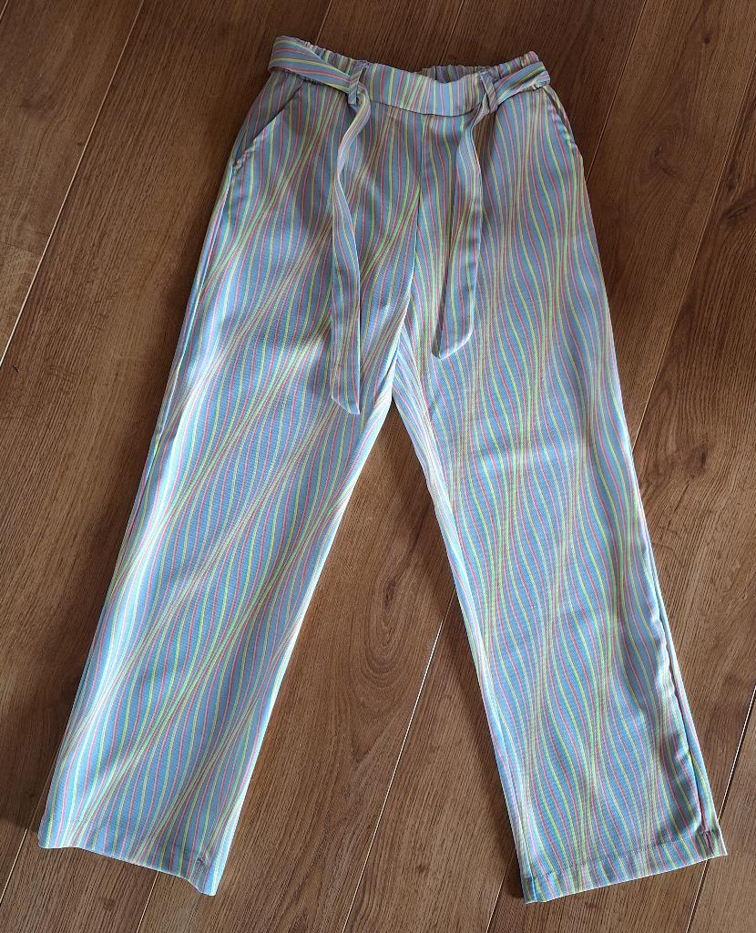 Someone gekleurde zomerbroek 128, Kinderen en Baby's, Kinderkleding | Maat 128, Broek, Meisje, Ophalen of Verzenden, Zo goed als nieuw