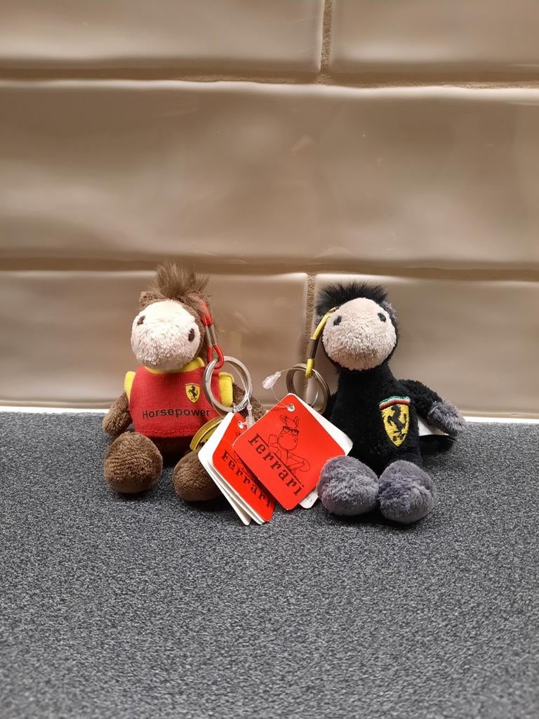 2 sleutelhangers Ferrari Nici (officieel item), Verzamelen, Ophalen of Verzenden, Zo goed als nieuw, Auto's