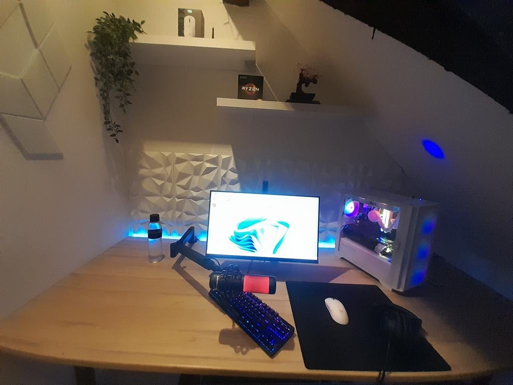 Hyper x quadcast + Elgato low profile mic arm, Ophalen