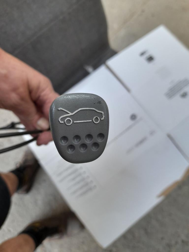 Câble ouverture Capot renault TWINGO 1 // 5060 AUVELAIS, Enlèvement ou Envoi, Renault