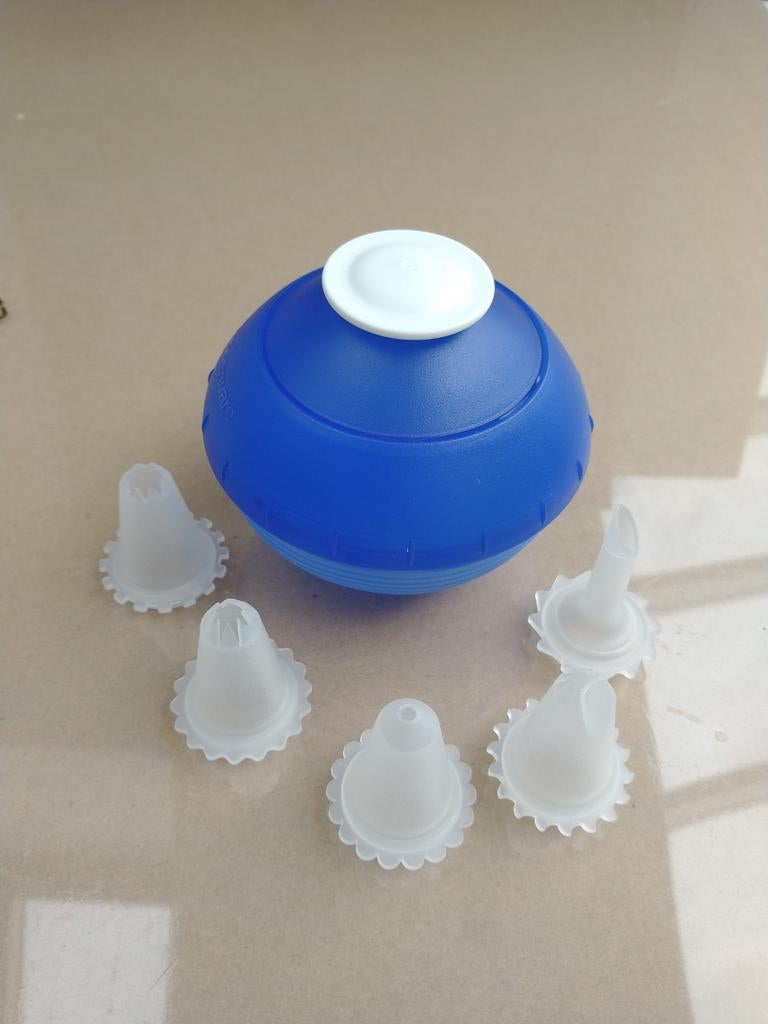 Tupperware magic deco bol. Slagroomspuit, 5 spuitmondjes, Ophalen of Verzenden, Zo goed als nieuw