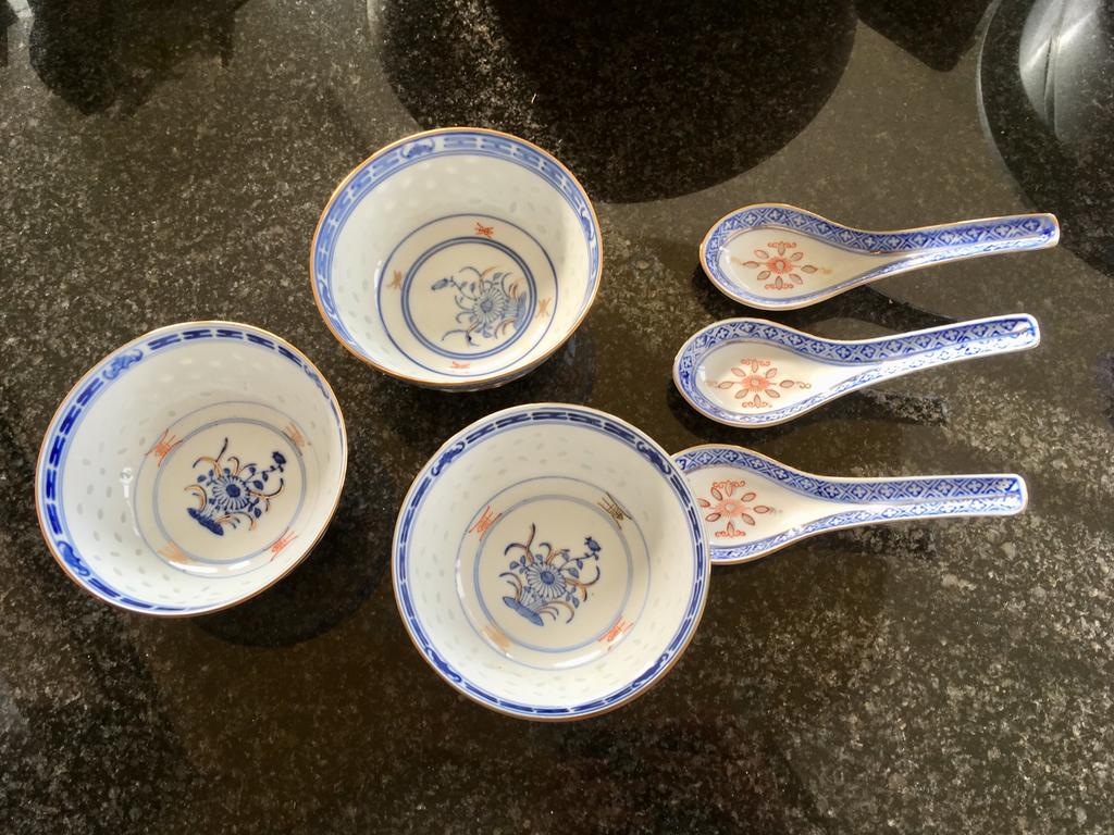 Chinees porseleinen kommetjes met lepel. 3 stuks, Ophalen