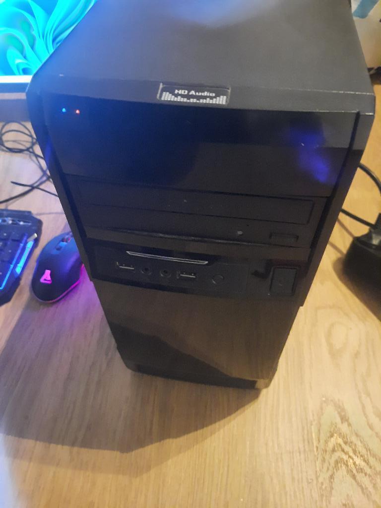Ordinateur  i3-8350 4.0GHz 8GB + Ecran, Le pc est monté avec différentes marques, Avec carte vidéo, 8 GB, Comme neuf