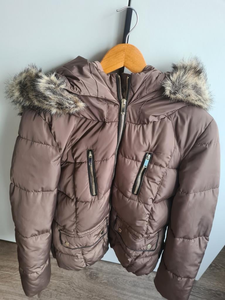 Winterjassen met kap- kan er afgenomen worden, Ophalen, Zo goed als nieuw, Maat 42/44 (L)
