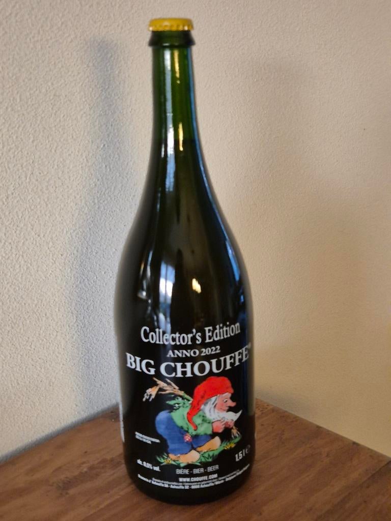 2x volle Big Chouffe bier fles collector's item uit 2022, Verzamelen, Biermerken, Ophalen of Verzenden, Zo goed als nieuw, Flesje(s)