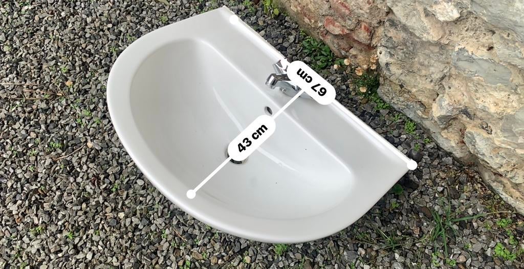 Lavabo avec robinet, Comme neuf