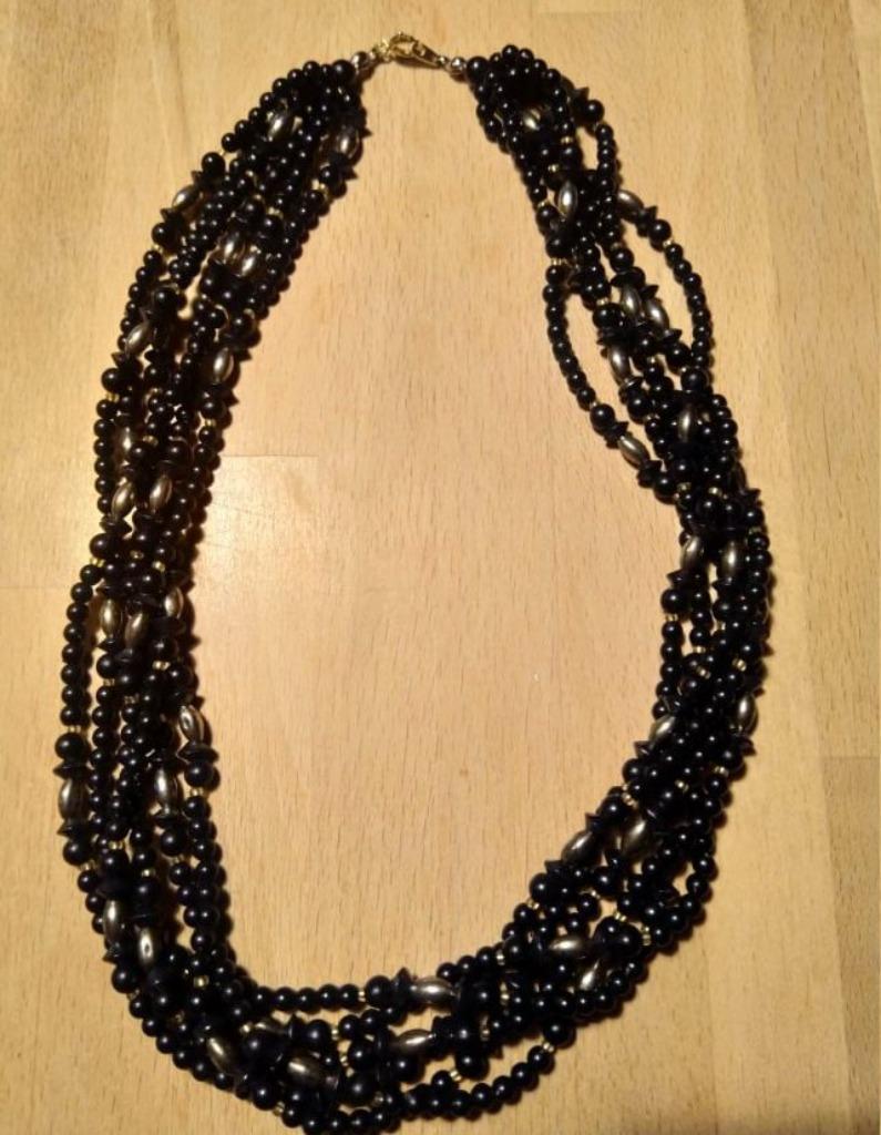 Collier noir en plastique des années 1990, Bijoux, Sacs & Beauté, Colliers, Enlèvement ou Envoi, Utilisé, Noir, Synthétique