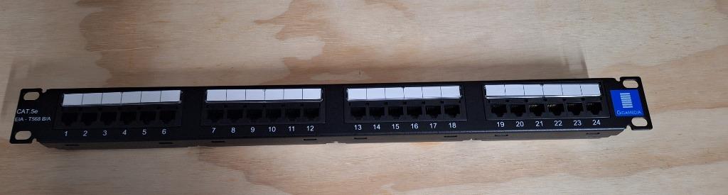 24 poorts 19 inch patchpaneel Cat 5e, Enlèvement, Neuf