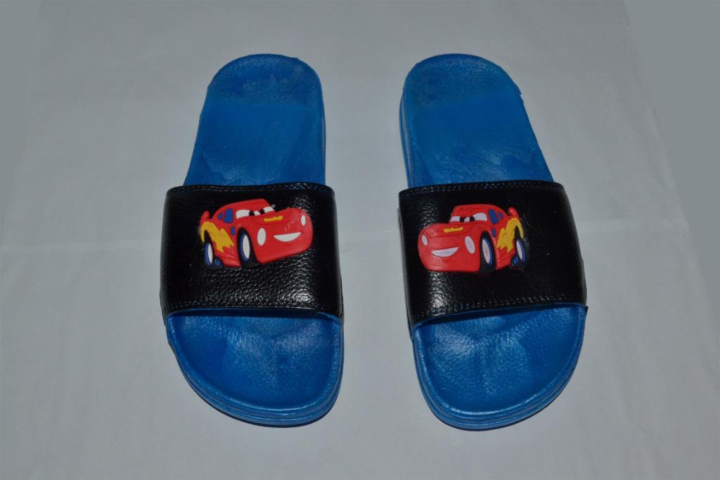 Blauwe Cars slippers maat 34/35, Overige typen, Nieuw, Ophalen of Verzenden, Cars