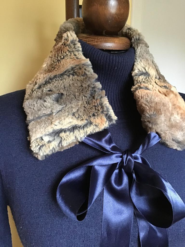 Prachtig blauw bontje, Ophalen of Verzenden, Nieuw, Sjaal