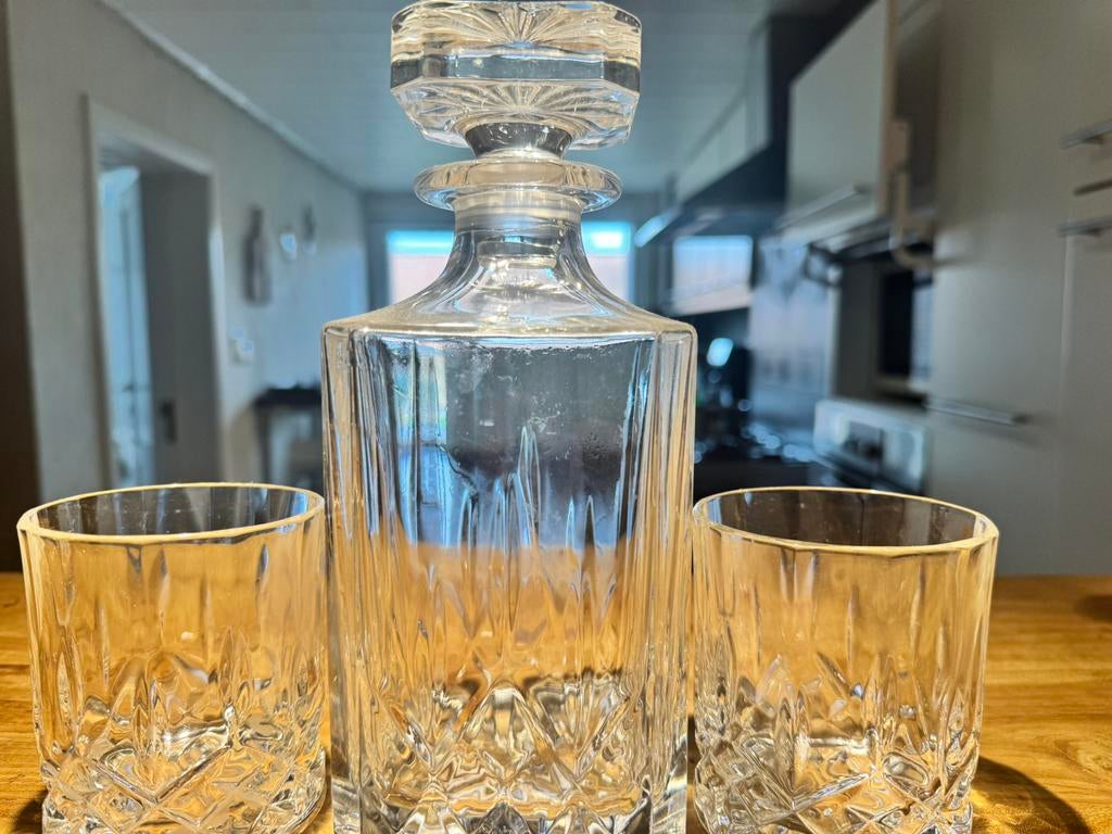 Whisky decanter + 2 glazen – kristal-look – stijlvol, Ophalen, Gebruikt, Borrel- of Shotglas