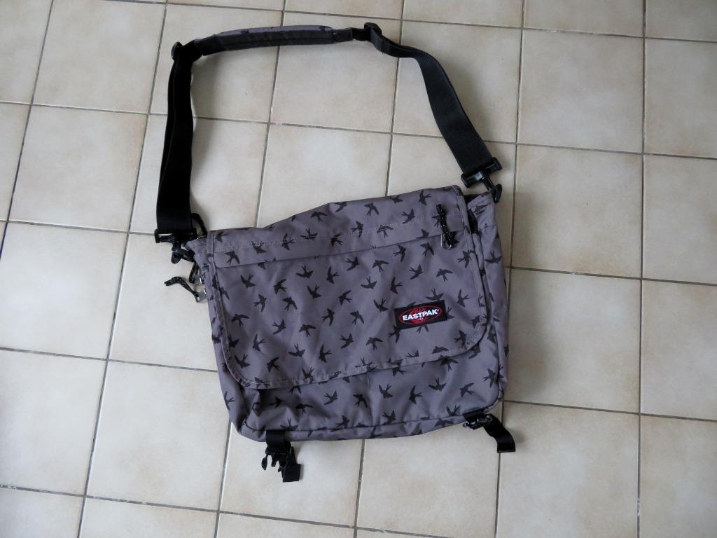 Grand sac Eastpak bandoulière, Enlèvement ou Envoi, Utilisé, Gris, Autres marques