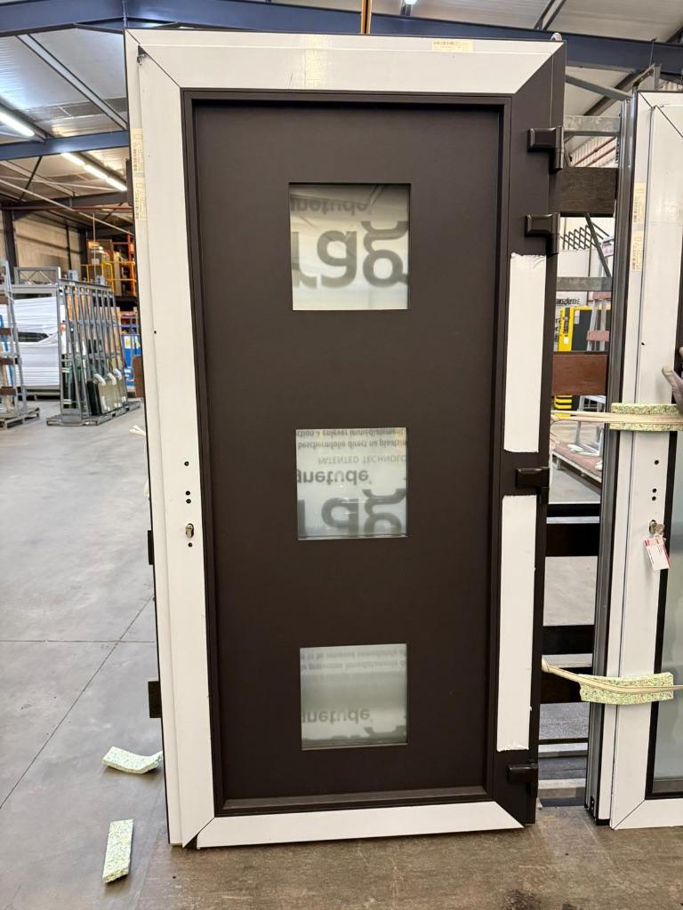 Buitendeur, Doe-het-zelf en Bouw, Kunststof, Nieuw, Buitendeur, 200 tot 215 cm