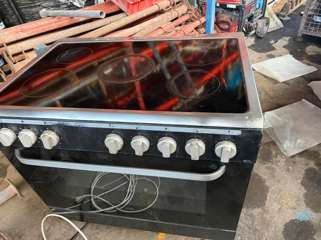 Bonjour vend cussiniere valberg 300€, Electroménager, Enlèvement ou Envoi, Comme neuf