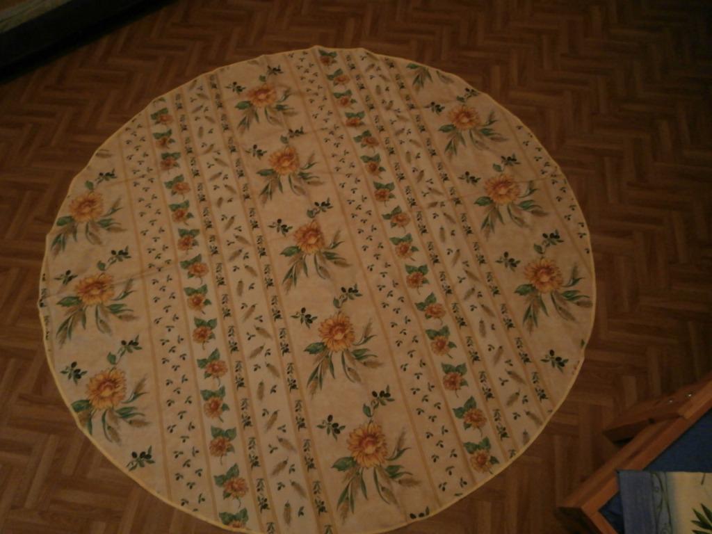 Rond tafelkleed Zonnebloemen, Huis en Inrichting, Tafelkleden, Nieuw, Rond, Ophalen of Verzenden