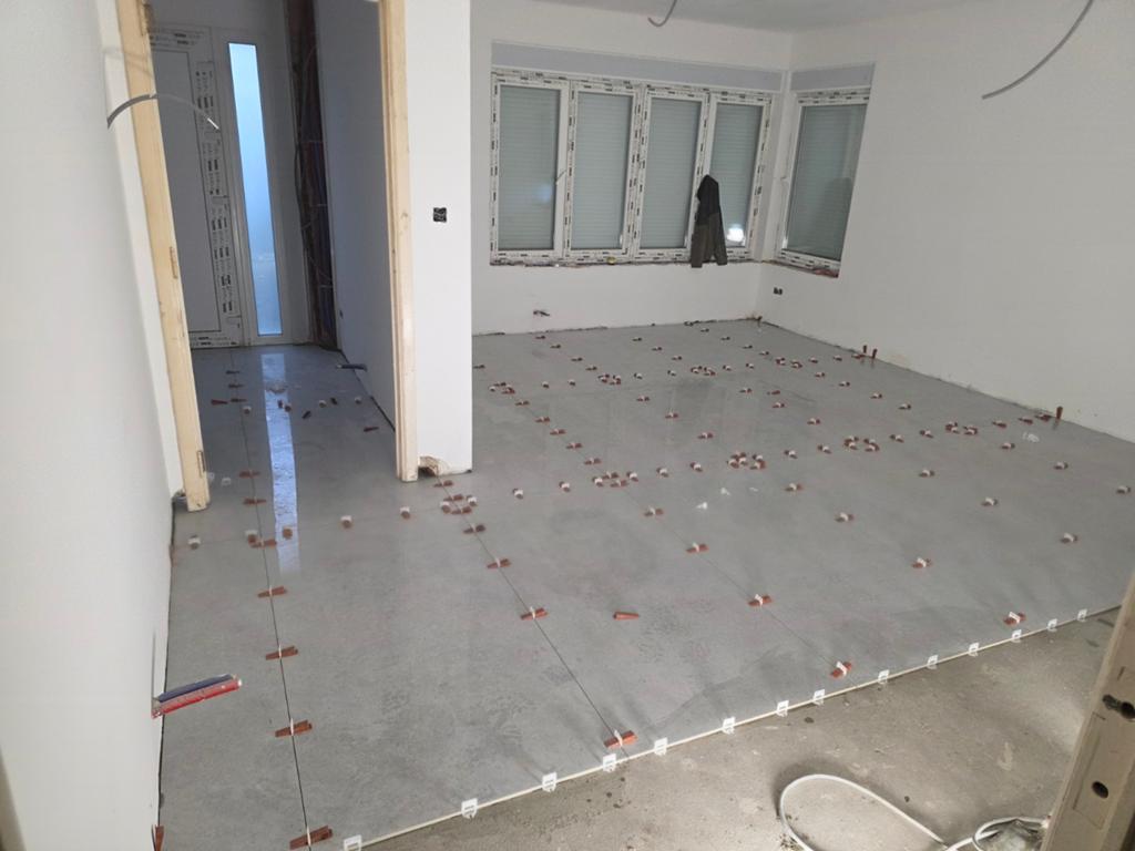 Hommes à tout à faire, Parquet