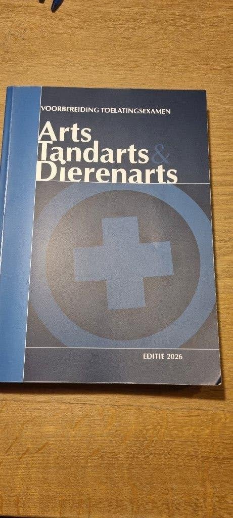 boek voor ingangsexamen geneeskunde, tandarts en dierenarts, Boeken, Ophalen of Verzenden, Zo goed als nieuw, Hoger Onderwijs