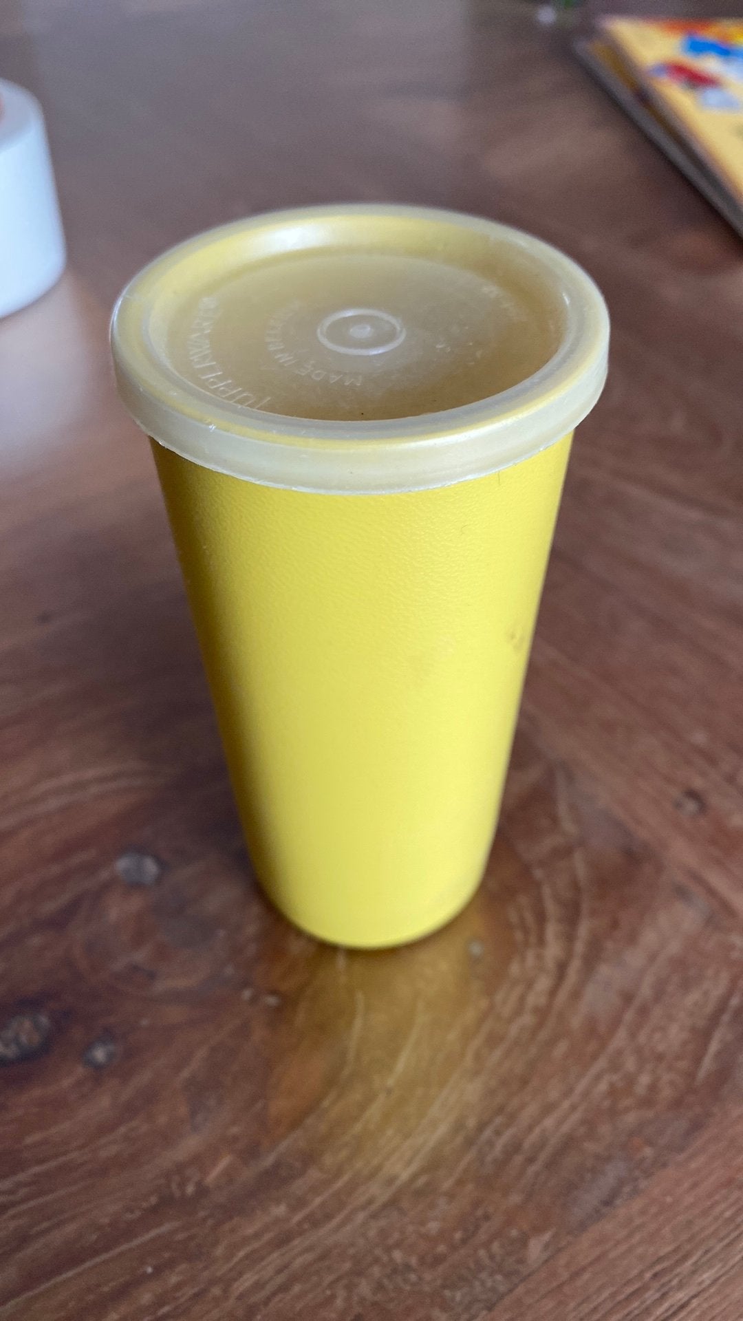 Tupperware klein hoog geel potje 11 cm hoog, Huis en Inrichting, Ophalen, Gebruikt, Geel, Overige typen