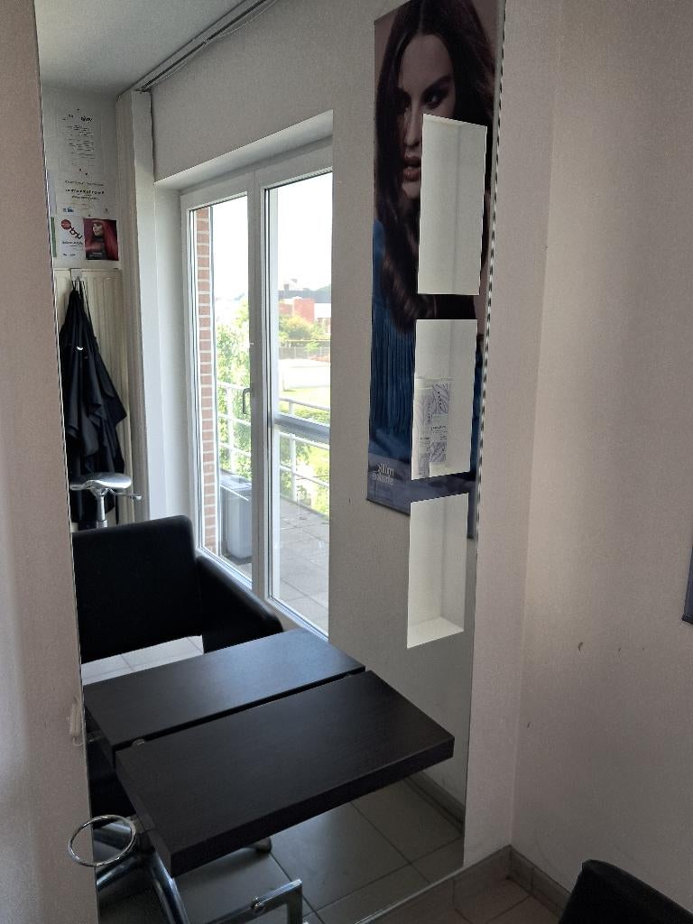 Kapsalon spiegel/ toog/ kapstoelen, Ophalen