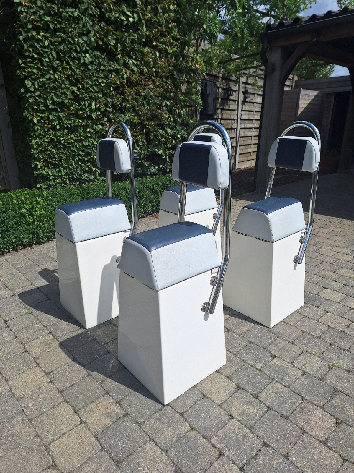 Seat Jockey, Enlèvement, Comme neuf