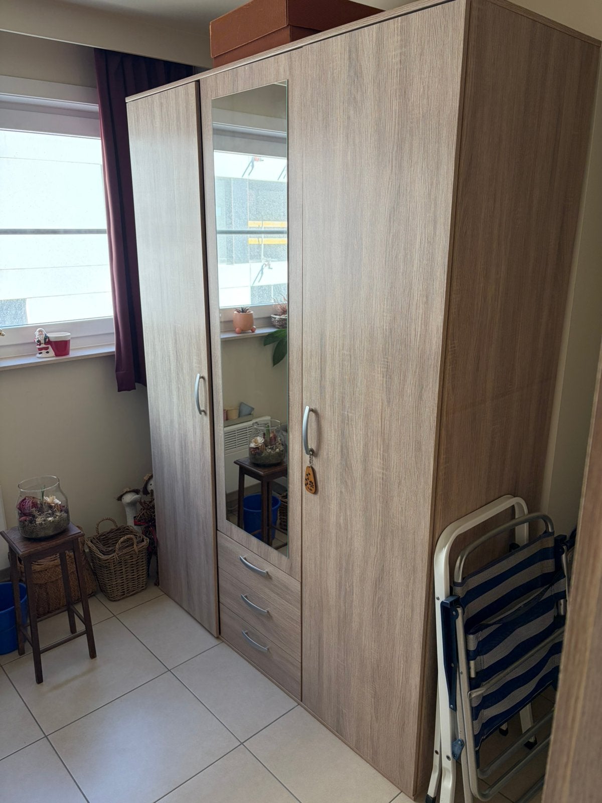 Grote kleerkast met spiegel, Huis en Inrichting, Ophalen, Zo goed als nieuw