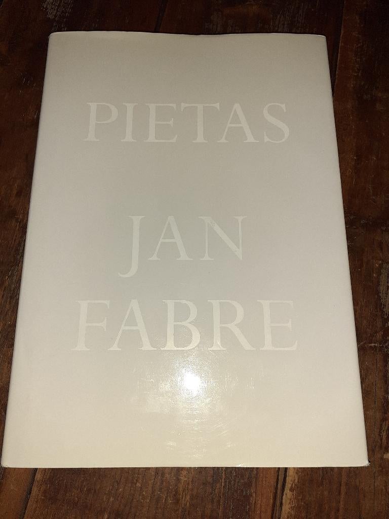 PIETAS, Jan Fabre, Boeken, Kunst en Cultuur | Beeldend, Zo goed als nieuw, Beeldhouwkunst, Ophalen of Verzenden