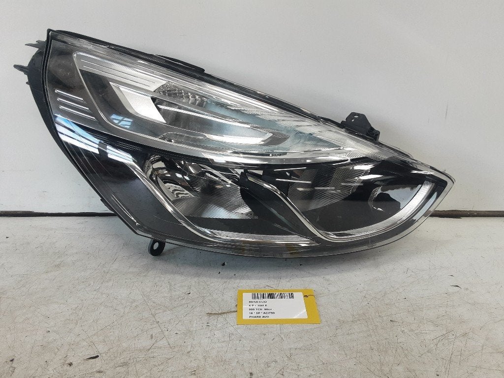 PHARE / OPTIQUE AVANT DROIT Clio IV (5R) (260100653R), Renault, Utilisé, Peter-Huppertz-Straße 5
51063  Köln, DE, Dialog.deutschland@renault.de