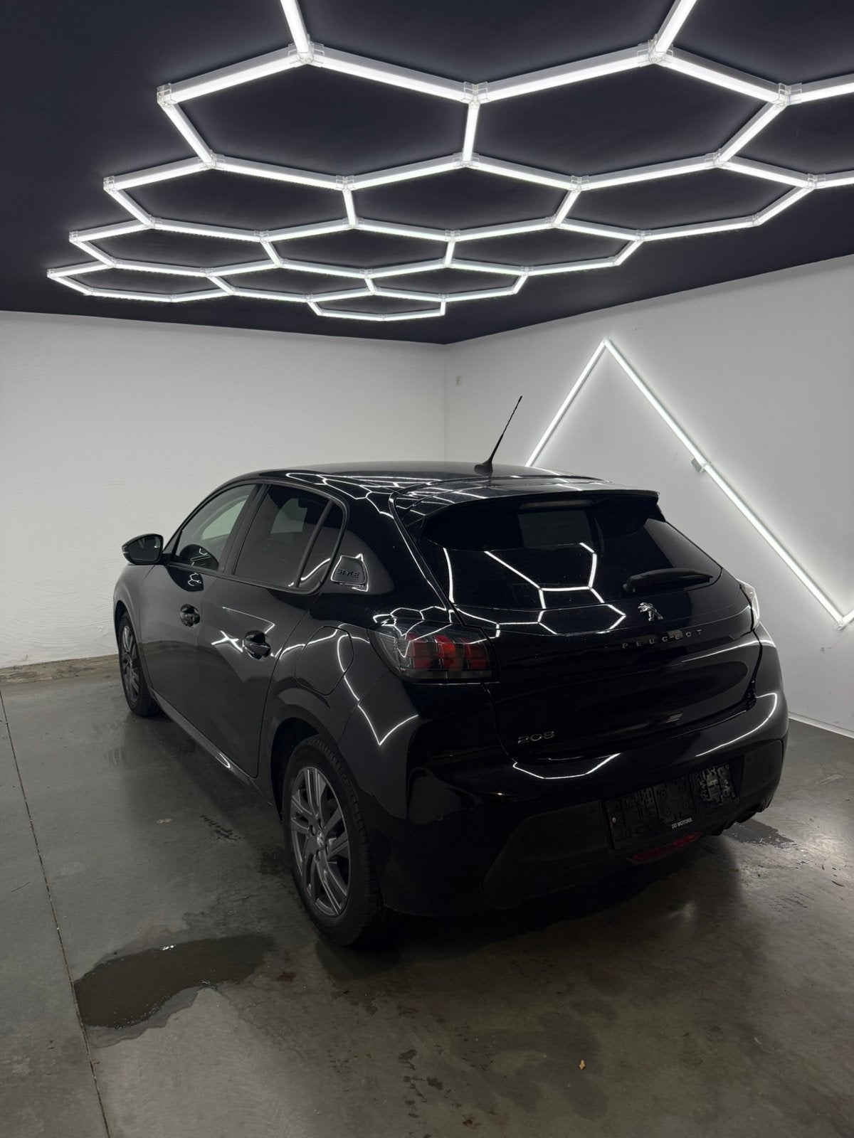 Peugeot 208| 2022| 60.984KM| DISTRIBUTIERIEM VERVANGEN, Auto's, Voorwielaandrijving, Stof, Zwart, Bedrijf