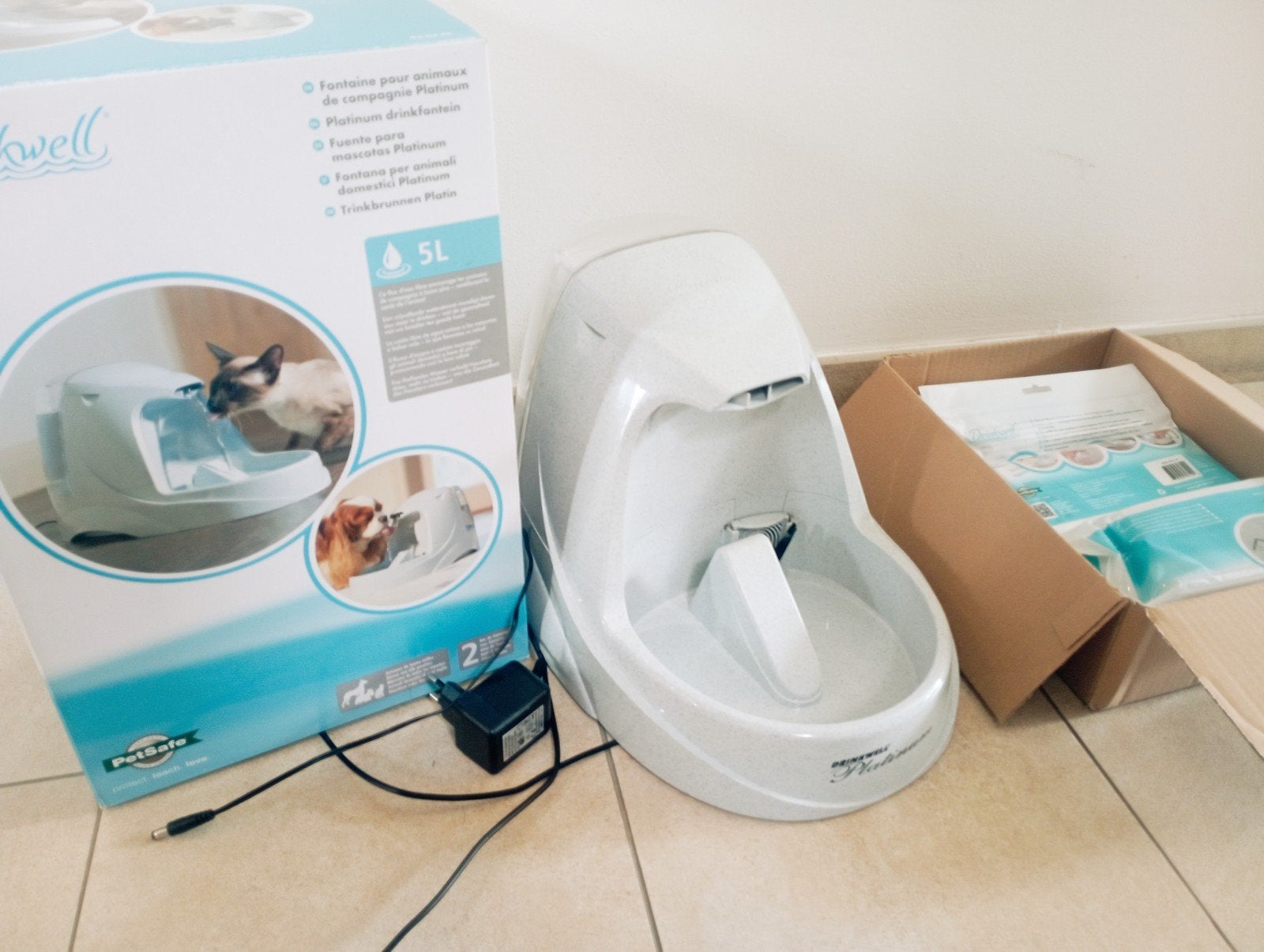 Drinkfontein (drinkwell) voor kat/ hond met veel filters, Ophalen, Zo goed als nieuw