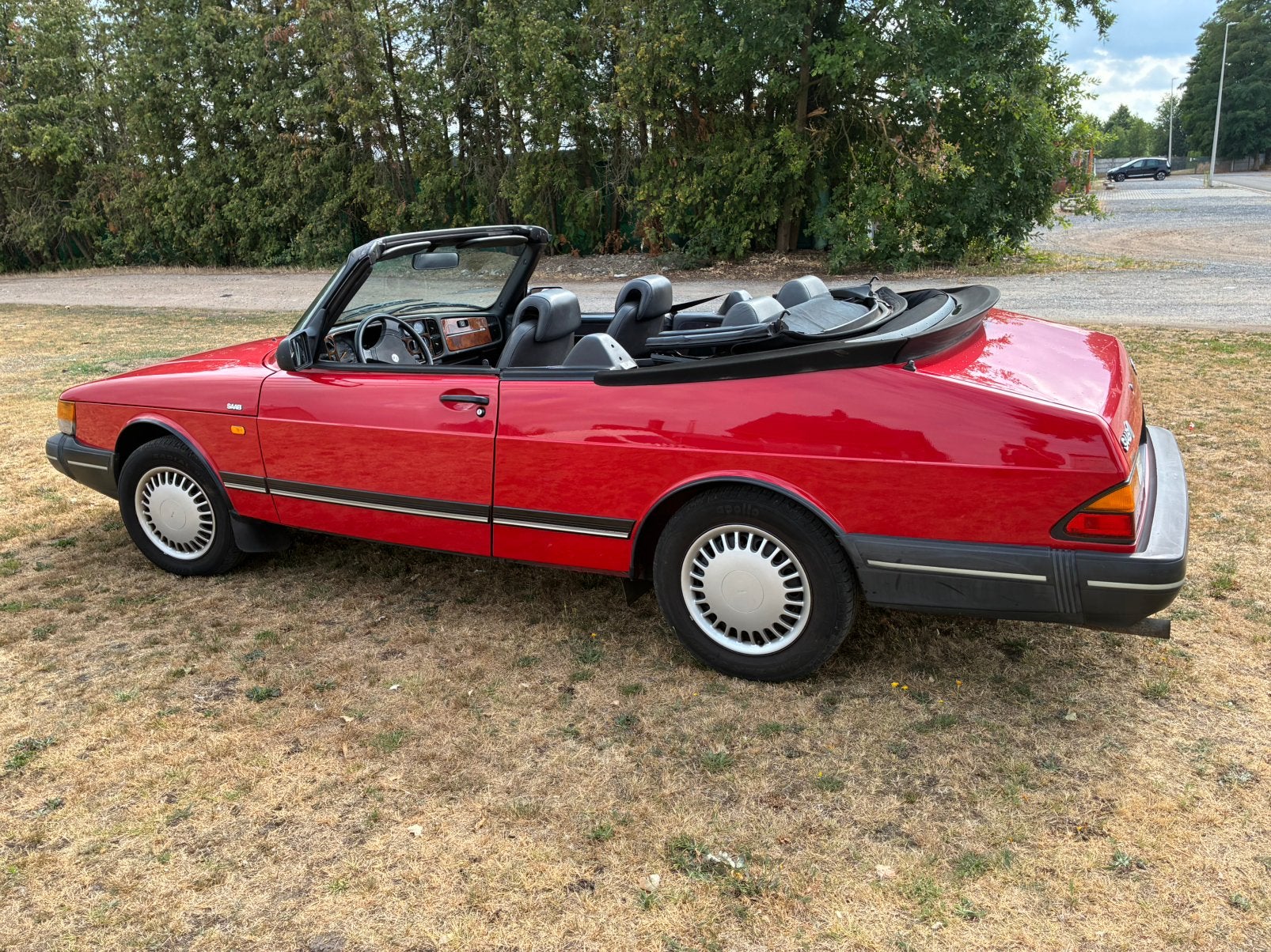 Ancien cabriolet SAAB 900 très bon état, Autos, Achat, Cabriolet, Noir, 2 portes
