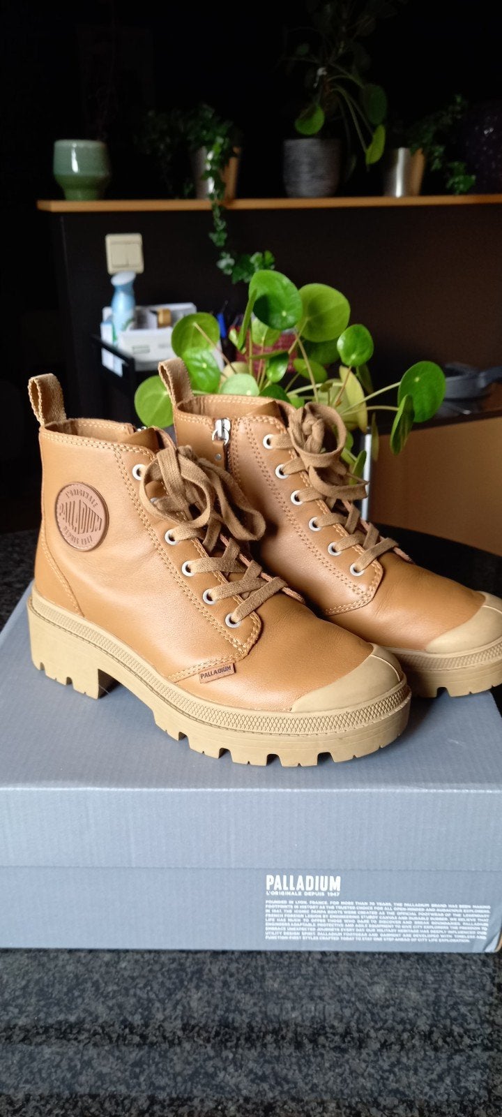 Bottines. 37.   PALLADIUM., Enlèvement ou Envoi, Palladium, Comme neuf, Boots et Botinnes