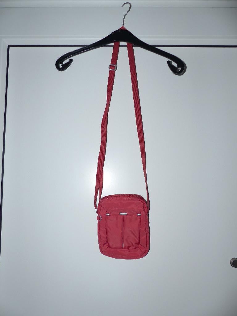 Sac à bandoulière compact rouge Hedgren - bon état, Enlèvement ou Envoi, Comme neuf, Rouge