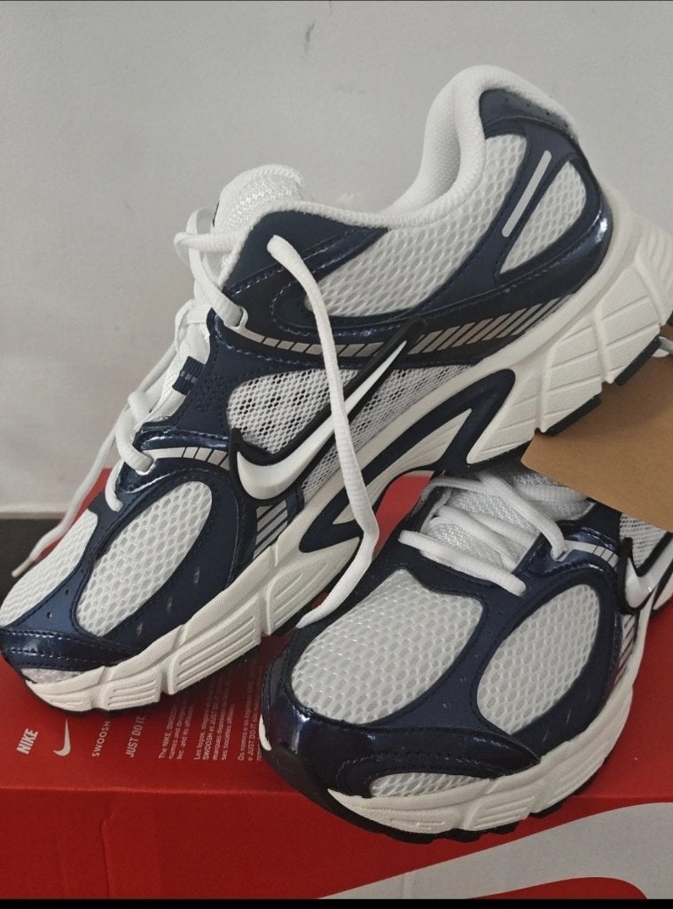 Chaussures de sport Nike V5 RNR, Vêtements | Hommes, Neuf, Nike, Blanc, Baskets