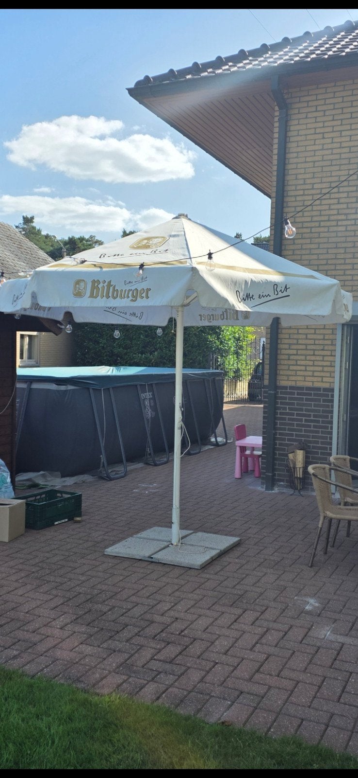 bitburger parasol + voet, Ophalen