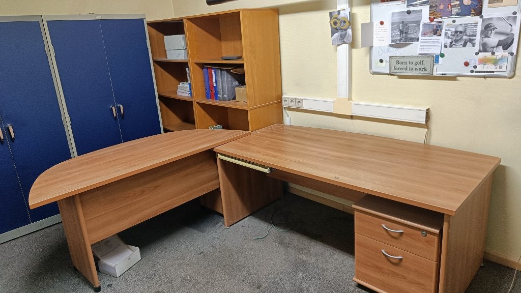 houten bureau en 2 open kasten GRATIS, Huis en Inrichting, Ophalen, Gebruikt