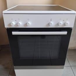 Cuisinière vitrocéramique BOSCH (série 4), 85 à 90 cm, 4 zones de cuisson, Enlèvement, Utilisé