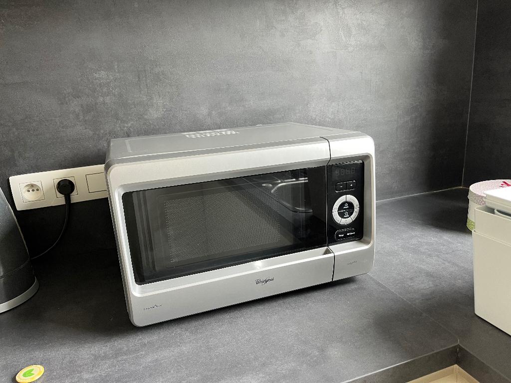 Microgolfoven Whirlpool in prima staat, Elektronische apparatuur, Microgolfovens, Ophalen, Microgolfoven, Zo goed als nieuw, Draaiplateau