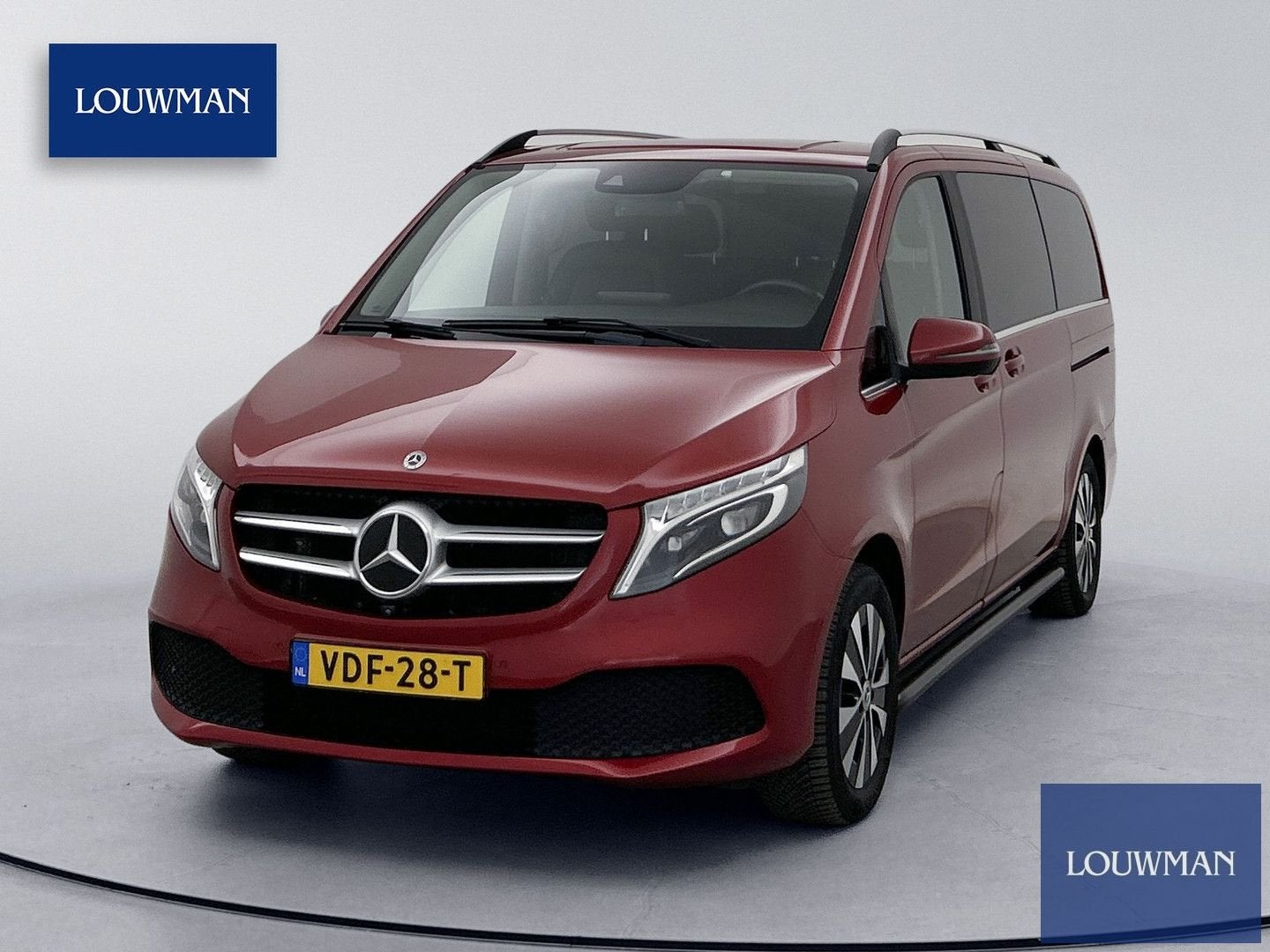 Mercedes-Benz V-klasse 300d Lang DC Avantgarde 4 Matic Burme, Autos, Mercedes-Benz, Rouge, Achat, Entreprise, Carnet d'entretien