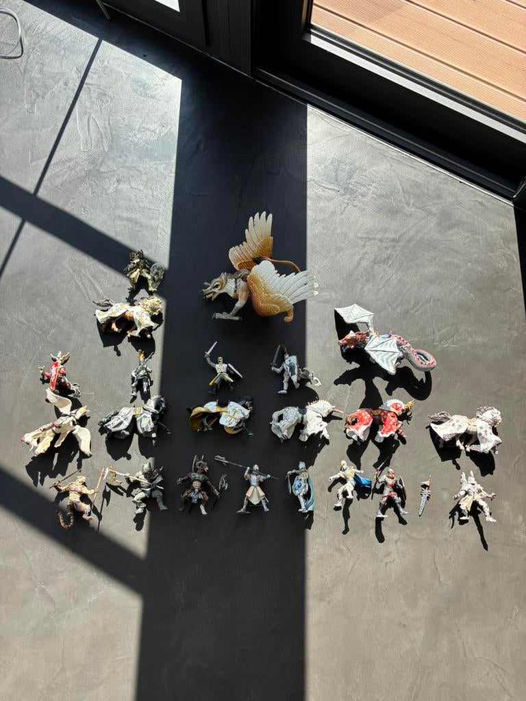 Figurines Schleich : chevaliers cavaliers/ dragons/créatures, Hobby & Loisirs créatifs, Articles de fête, Utilisé, Enlèvement ou Envoi