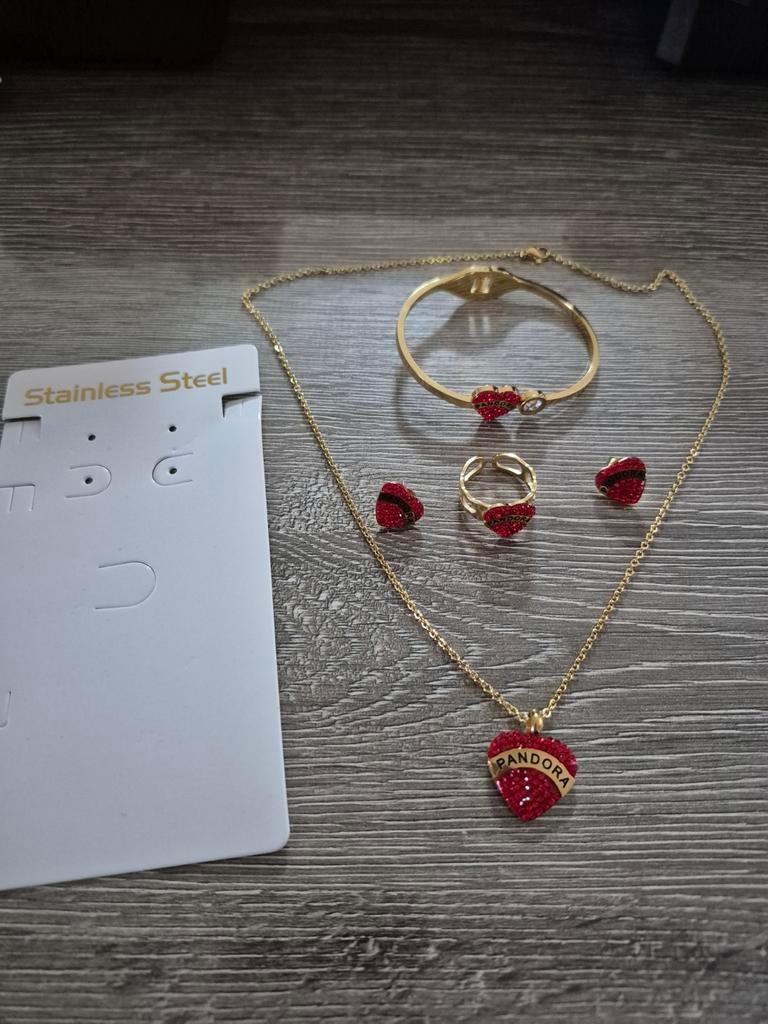 Bijoux Pandora, Envoi, Neuf, Rouge, Avec strass