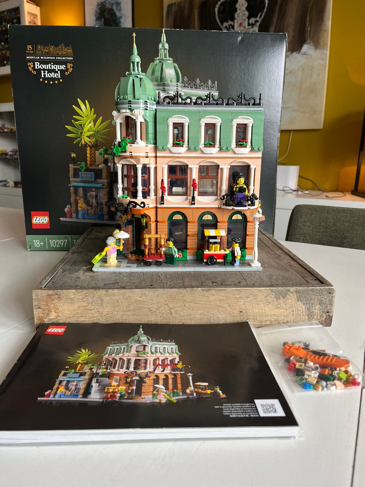 Lego 10297 Boutique Hotel, Kinderen en Baby's, Speelgoed | Duplo en Lego, Ophalen, Lego, Zo goed als nieuw, Compleet