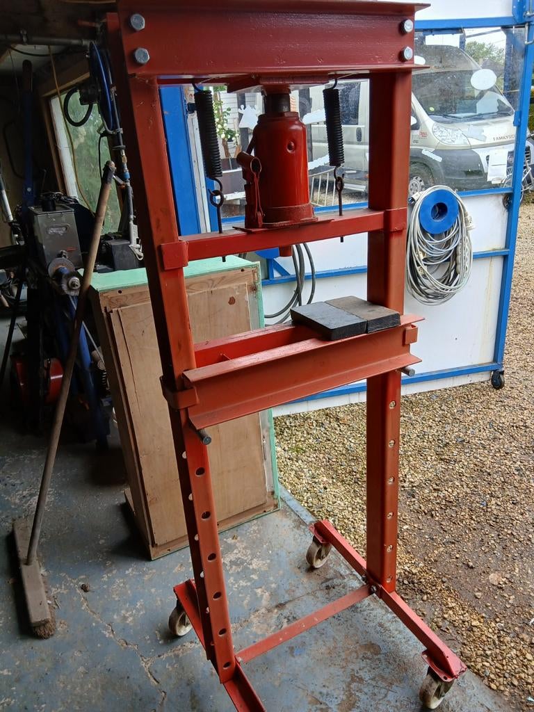 Nieuwe garage pres, Enlèvement