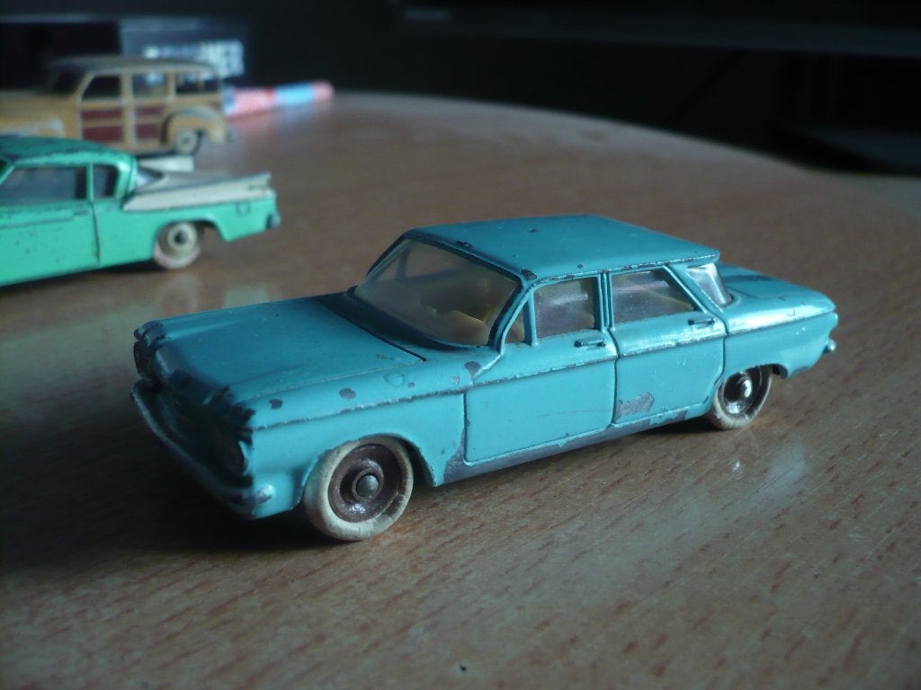 dinky toys chevrolait corvair, Enlèvement ou Envoi, Utilisé, Voiture, Dinky Toys