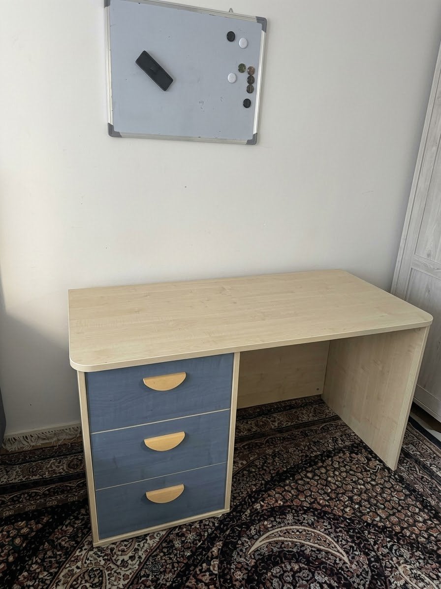 Bureau, Ophalen of Verzenden, Zo goed als nieuw