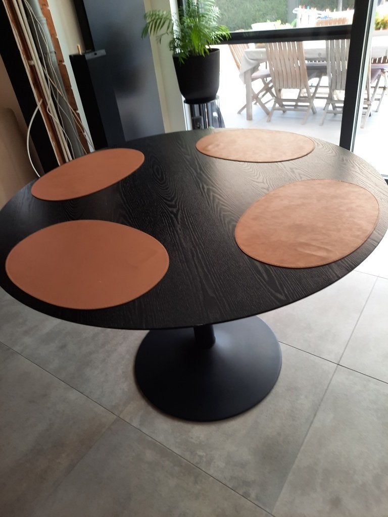 Ronde tafel zwart diameter 110cm, Huis en Inrichting, Tafels | Eettafels, Ophalen, Overige materialen, Rond, Zo goed als nieuw
