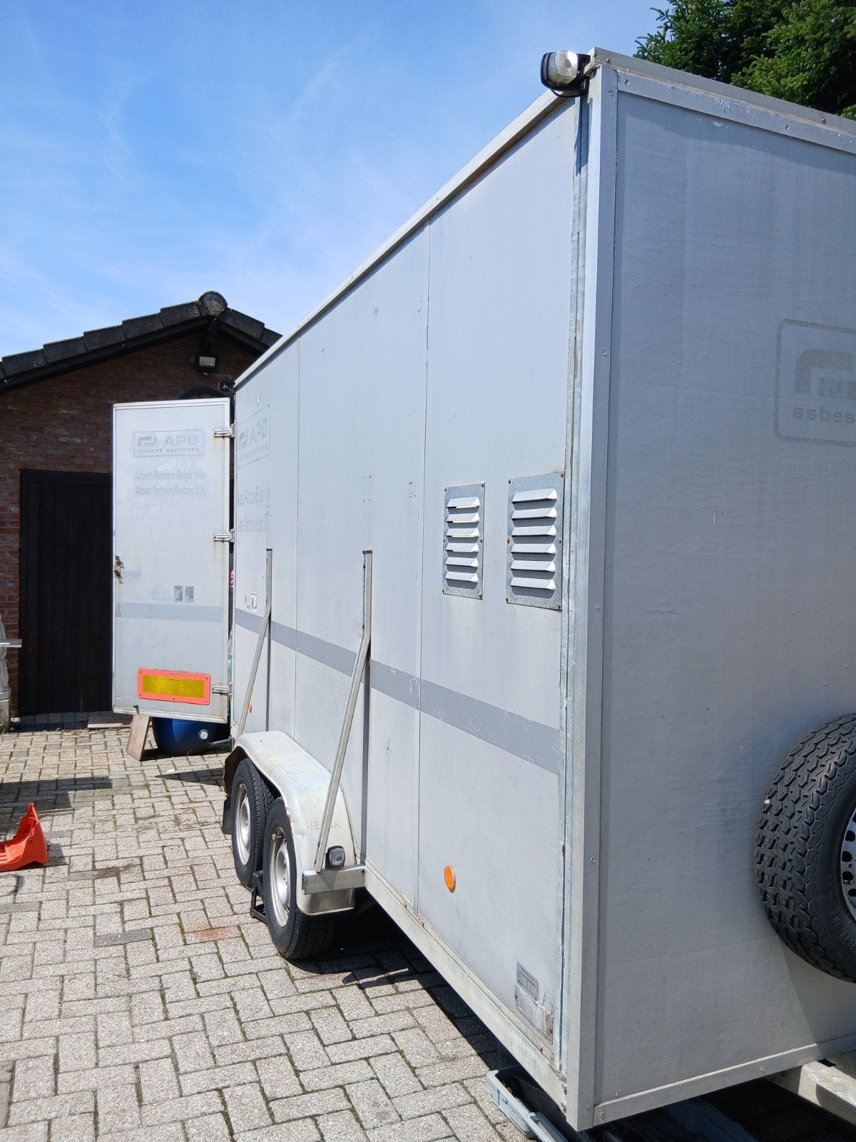 Aanhangwagen Henry 2000kg gesloten in goede staat, Auto diversen, Aanhangers en Bagagewagens, Ophalen