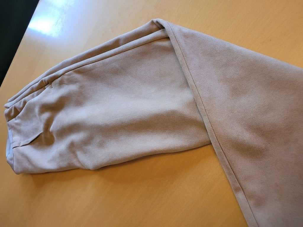 beige daim broek, Beige, Ophalen of Verzenden, Zo goed als nieuw, Lang