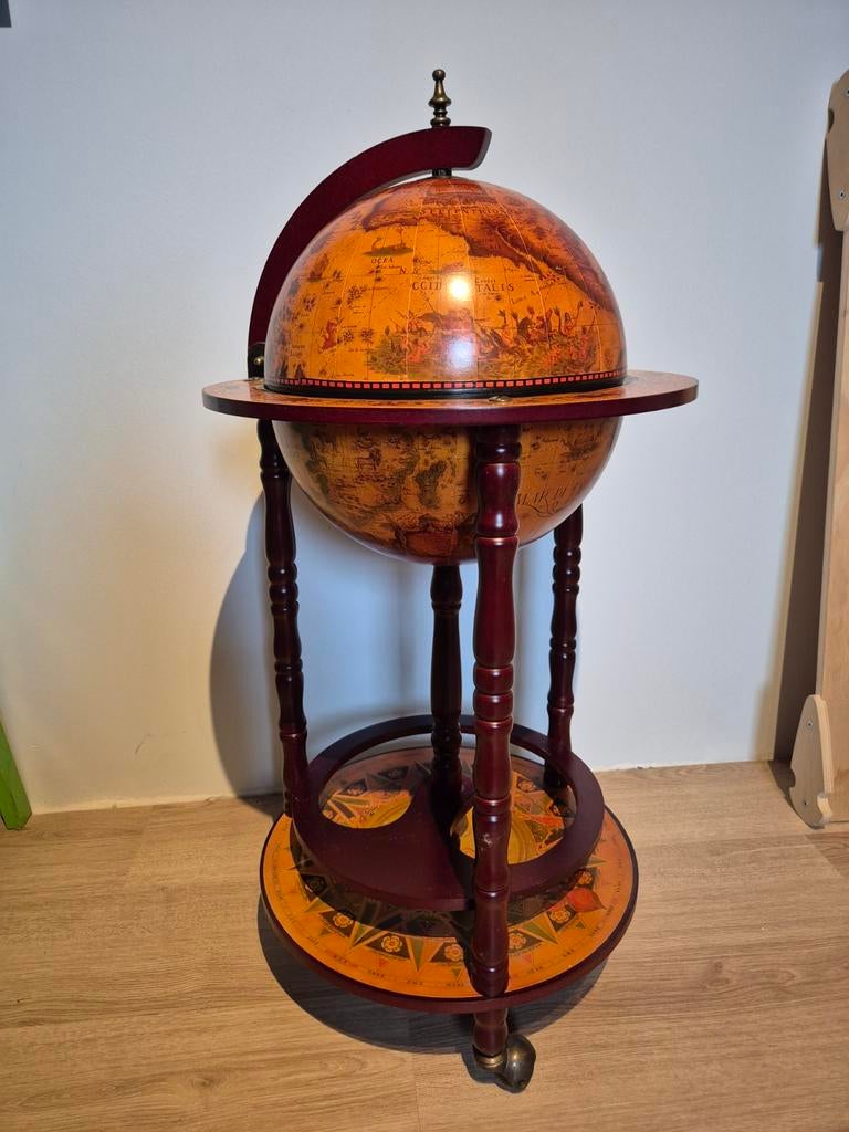 Wereldbol barmeubel, Ophalen