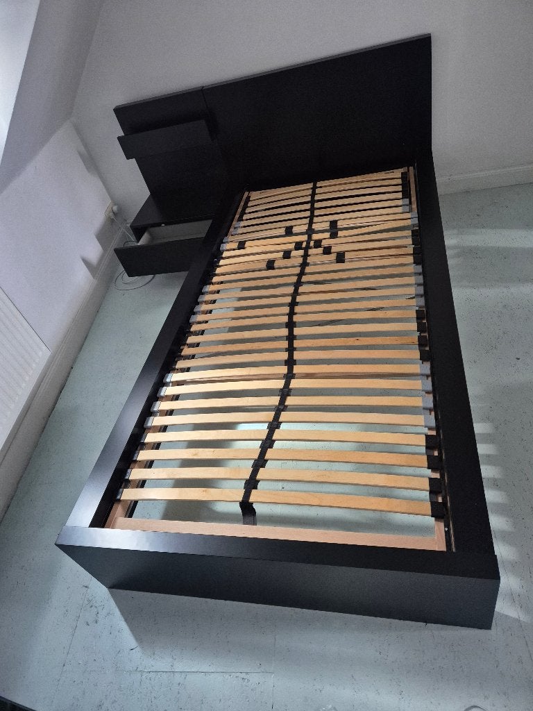 Eenpersoonsbed met lattenbodem en nachtkastje, 90 cm, Enlèvement, Utilisé, 200 cm